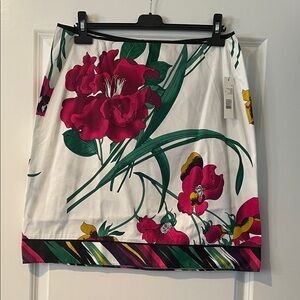 T Tahari Floral Mini Skirt - White and Red